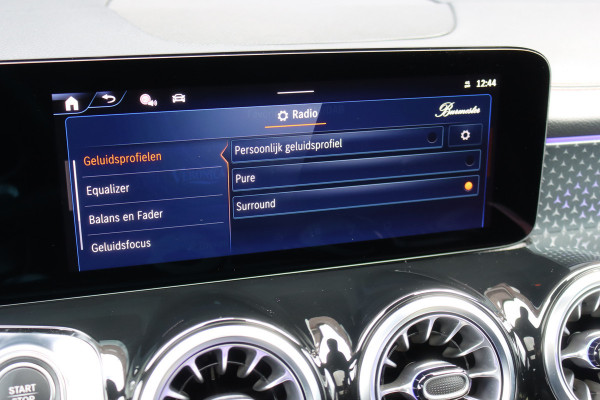 Mercedes-Benz EQB 350 4MATIC AMG Line 71 kWh | Distronic | Panoramadak | Burmester | Memory | HUD | Surround Camera | Verwarmd Stuurwiel | Nightpakket | Augmented Reality |