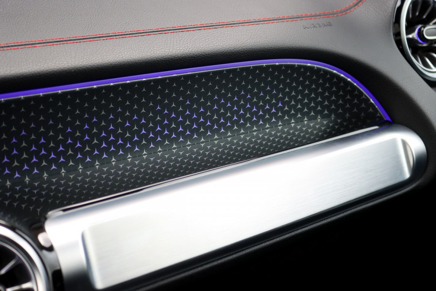 Mercedes-Benz EQB 350 4MATIC AMG Line 71 kWh | Distronic | Panoramadak | Burmester | Memory | HUD | Surround Camera | Verwarmd Stuurwiel | Nightpakket | Augmented Reality |