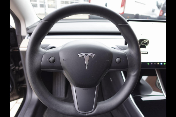 Tesla Model 3 Standard RWD Plus 60 kWh | Navigatie | Panorama dak | 360 camera | Parkeersensoren | Stoelverwarming | Ledverlichting | Leder | Climate Control | HANDEL / EXPORT!