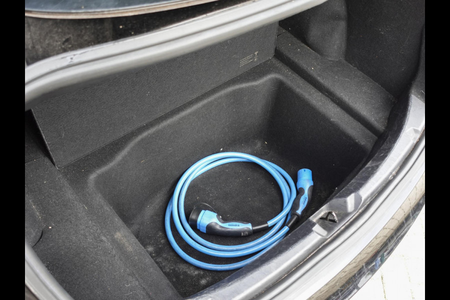 Tesla Model 3 Standard RWD Plus 60 kWh | Navigatie | Panorama dak | 360 camera | Parkeersensoren | Stoelverwarming | Ledverlichting | Leder | Climate Control | HANDEL / EXPORT!