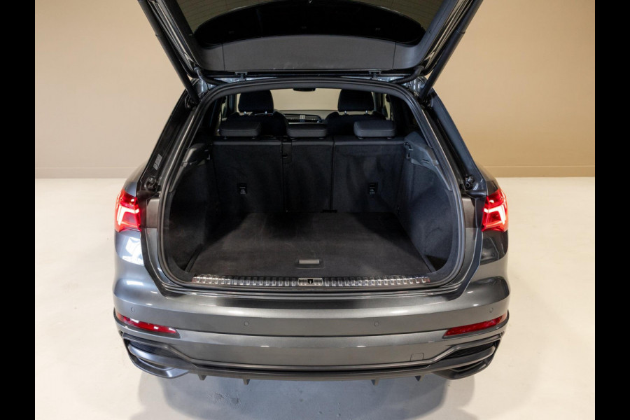 Audi Q3 35 TFSI 2x S Line / 150pk / Stoel en stuur verwarming / Achteruitrij camera / Sfeerverlichting /