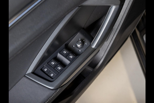 Audi Q3 35 TFSI 2x S Line / 150pk / Stoel en stuur verwarming / Achteruitrij camera / Sfeerverlichting /