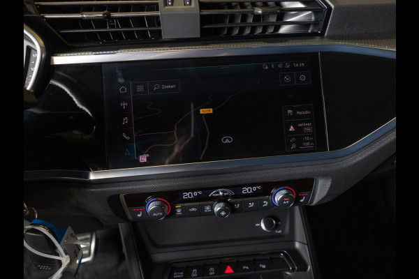 Audi Q3 35 TFSI 2x S Line / 150pk / Stoel en stuur verwarming / Achteruitrij camera / Sfeerverlichting /
