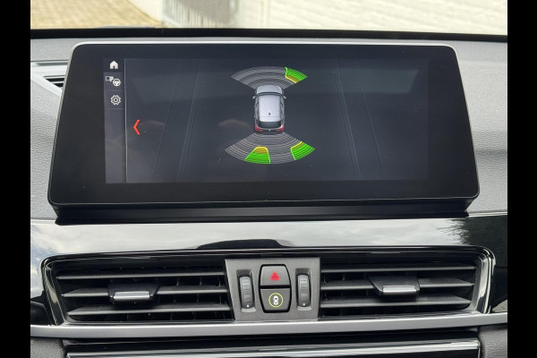 BMW X1 SDrive 1.8i High Executive Head Up display Climate Cruise Pano Leer Navi PDC voor en achter