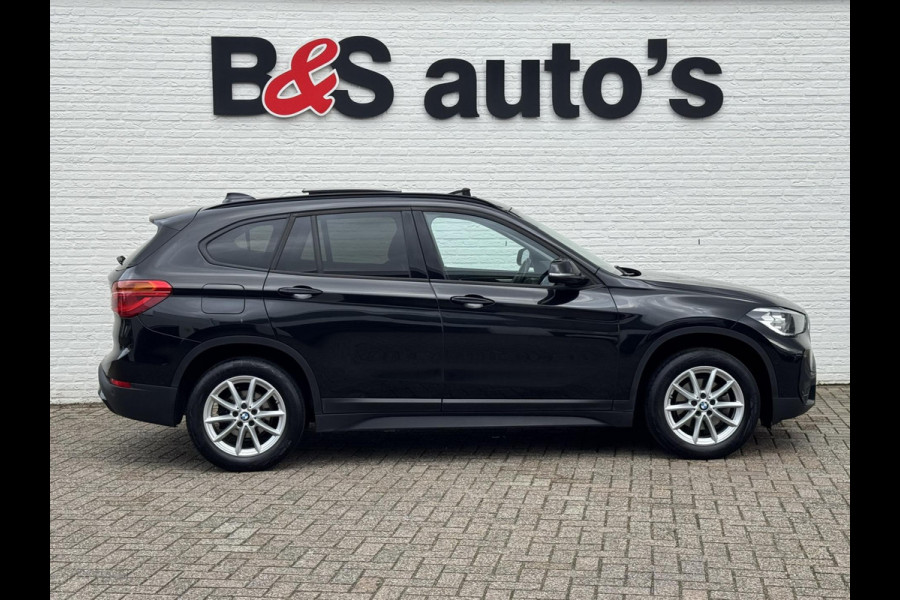 BMW X1 SDrive 1.8i High Executive Head Up display Climate Cruise Pano Leer Navi PDC voor en achter