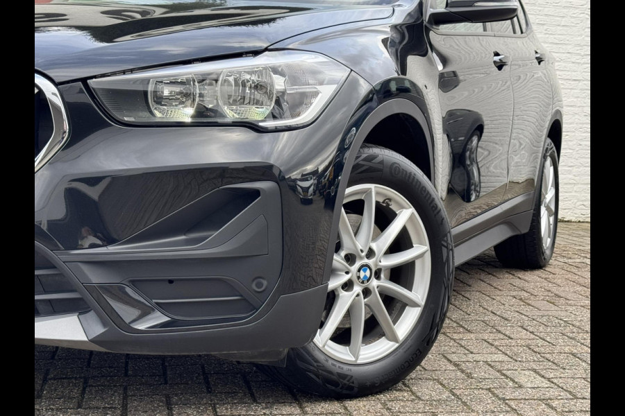 BMW X1 SDrive 1.8i High Executive Head Up display Climate Cruise Pano Leer Navi PDC voor en achter