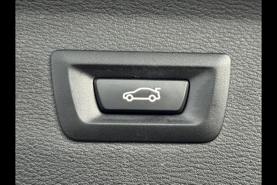 BMW X1 SDrive 1.8i High Executive Head Up display Climate Cruise Pano Leer Navi PDC voor en achter