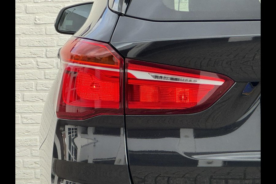 BMW X1 SDrive 1.8i High Executive Head Up display Climate Cruise Pano Leer Navi PDC voor en achter