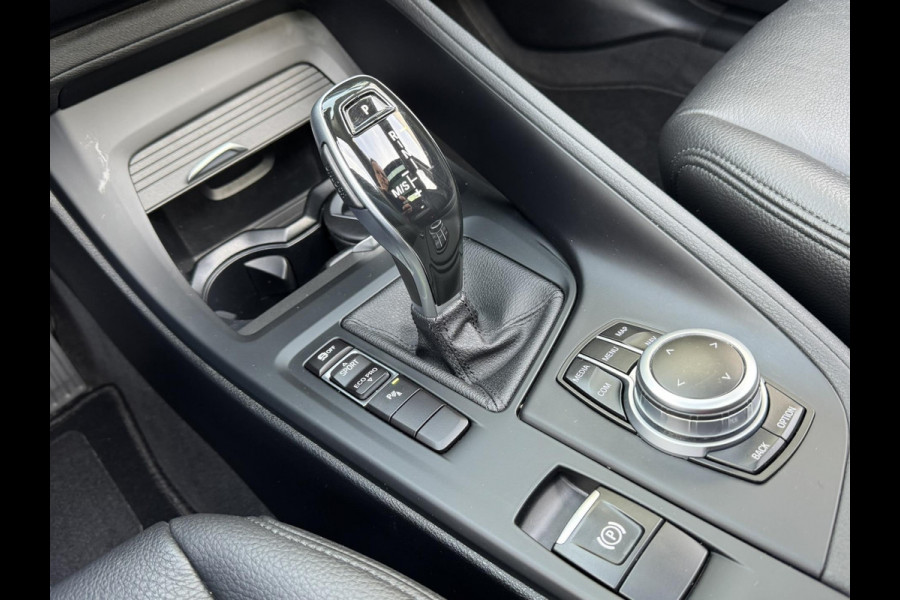 BMW X1 SDrive 1.8i High Executive Head Up display Climate Cruise Pano Leer Navi PDC voor en achter