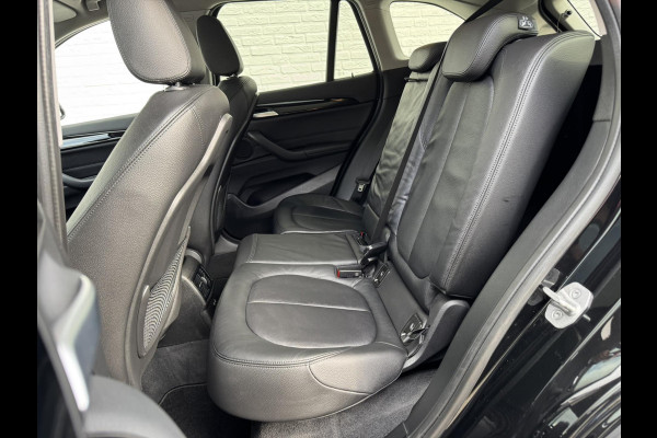 BMW X1 SDrive 1.8i High Executive Head Up display Climate Cruise Pano Leer Navi PDC voor en achter