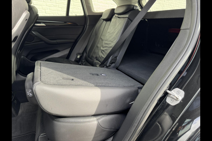 BMW X1 SDrive 1.8i High Executive Head Up display Climate Cruise Pano Leer Navi PDC voor en achter