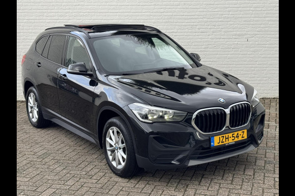BMW X1 SDrive 1.8i High Executive Head Up display Climate Cruise Pano Leer Navi PDC voor en achter