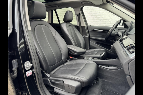 BMW X1 SDrive 1.8i High Executive Head Up display Climate Cruise Pano Leer Navi PDC voor en achter