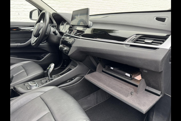 BMW X1 SDrive 1.8i High Executive Head Up display Climate Cruise Pano Leer Navi PDC voor en achter