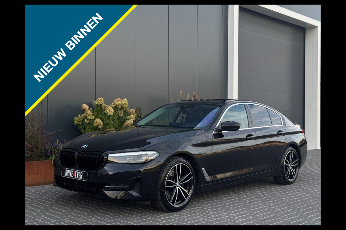 BMW 5 Serie 520i High Exe m2021 FULL SCHUIFDAK NAVI CAMERA SPORTVELGEN