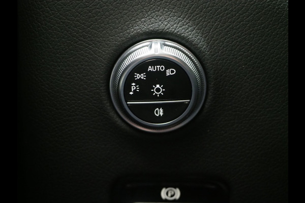 Mercedes-Benz GLC 300e 4MATIC 320PK | Leder | Camera | Stoelverwarming | LED | DAB | Climate | Carplay