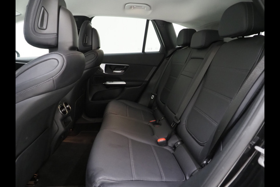 Mercedes-Benz GLC 300e 4MATIC 320PK | Leder | Camera | Stoelverwarming | LED | DAB | Climate | Carplay