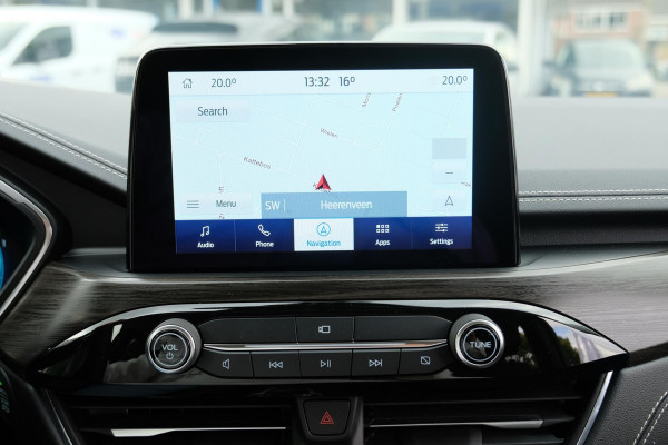 Ford Kuga 2.5 PHEV Vignale 225pk | Wegklapbare Trekhaak | Panoramadak | Adaptive cruise control | Head up Display | Leder | Bang&Olufsen | Dodehoeksensoren | Camera