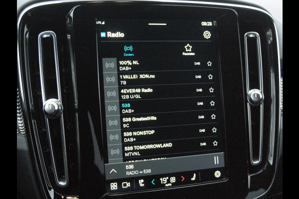 Volvo XC40 Recharge P8 AWD R-Design | SOH 93% | Camera | Trekhaak | Apple Carplay | Cruise Control |