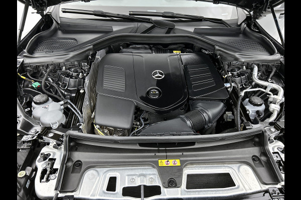 Mercedes-Benz GLC Coupé 300 e 4MATIC Plug-In Hybride Trekhaak | Alarm Klasse 3 | Rijassistentiepakket plus | Stuur en Stoelverwarming | Parkeerpakket met 360°-camera | Distronic. Inclusief 24 maanden MB Certified garantie voor Europa.