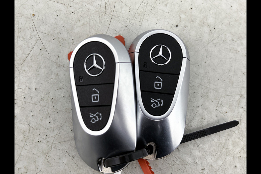 Mercedes-Benz GLC Coupé 300 e 4MATIC Plug-In Hybride Trekhaak | Alarm Klasse 3 | Rijassistentiepakket plus | Stuur en Stoelverwarming | Parkeerpakket met 360°-camera | Distronic. Inclusief 24 maanden MB Certified garantie voor Europa.