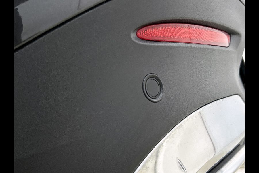 Mercedes-Benz GLC Coupé 300 e 4MATIC Plug-In Hybride Trekhaak | Alarm Klasse 3 | Rijassistentiepakket plus | Stuur en Stoelverwarming | Parkeerpakket met 360°-camera | Distronic. Inclusief 24 maanden MB Certified garantie voor Europa.