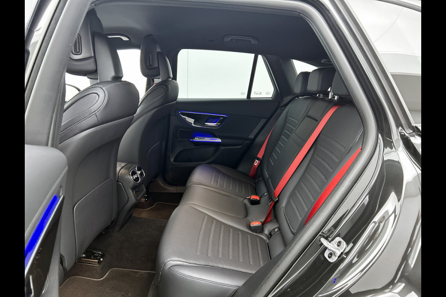 Mercedes-Benz GLC 300 e 4MATIC AMG Plug-In Hybride AMG Line | Night Pakket | Trekhaak | Offroad-Techniek Pakket | Distronic. Inclusief 24 maanden MB Certified garantie voor Europa.