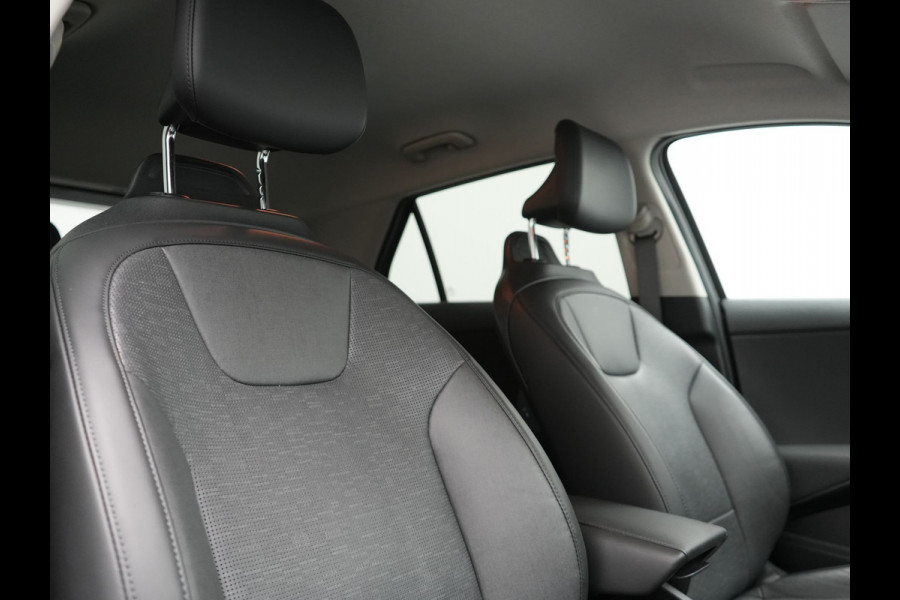 Kia Niro 1.6 GDi ExecutiveLine Plug In Hybrid 182pk Dealer O.H. PHEV | Adaptive Cruise | Head Up | Lederen Sportstoelen Memory & Ventilatie | Harman / Kardon | Camera | Stoelen & Stuur Verwarmd | Apple Carplay | Keyless | Blis | Navigatie | DAB |