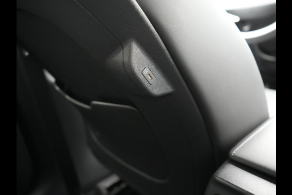 Kia Niro 1.6 GDi ExecutiveLine Plug In Hybrid 182pk Dealer O.H. PHEV | Adaptive Cruise | Head Up | Lederen Sportstoelen Memory & Ventilatie | Harman / Kardon | Camera | Stoelen & Stuur Verwarmd | Apple Carplay | Keyless | Blis | Navigatie | DAB |