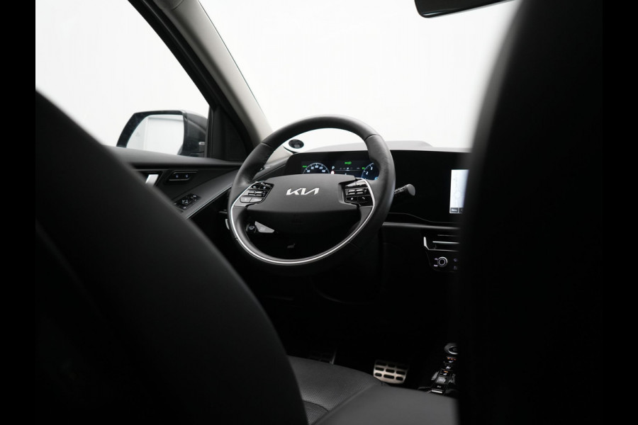 Kia Niro 1.6 GDi ExecutiveLine Plug In Hybrid 182pk Dealer O.H. PHEV | Adaptive Cruise | Head Up | Lederen Sportstoelen Memory & Ventilatie | Harman / Kardon | Camera | Stoelen & Stuur Verwarmd | Apple Carplay | Keyless | Blis | Navigatie | DAB |