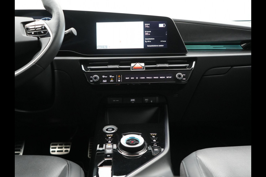 Kia Niro 1.6 GDi ExecutiveLine Plug In Hybrid 182pk Dealer O.H. PHEV | Adaptive Cruise | Head Up | Lederen Sportstoelen Memory & Ventilatie | Harman / Kardon | Camera | Stoelen & Stuur Verwarmd | Apple Carplay | Keyless | Blis | Navigatie | DAB |
