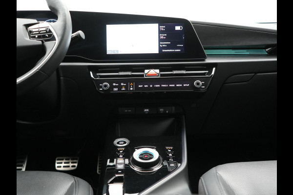 Kia Niro 1.6 GDi ExecutiveLine Plug In Hybrid 182pk Dealer O.H. PHEV | Adaptive Cruise | Head Up | Lederen Sportstoelen Memory & Ventilatie | Harman / Kardon | Camera | Stoelen & Stuur Verwarmd | Apple Carplay | Keyless | Blis | Navigatie | DAB |
