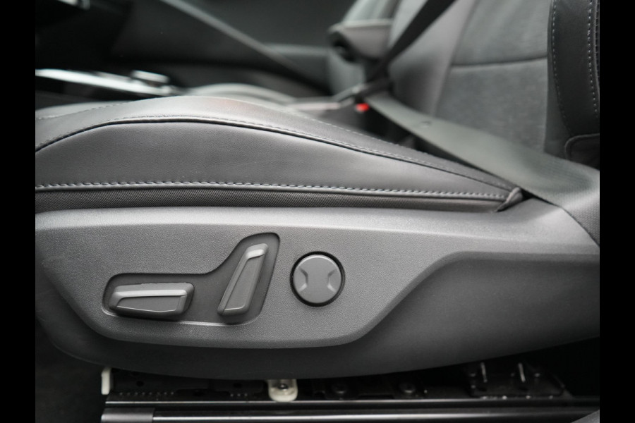 Kia Niro 1.6 GDi ExecutiveLine Plug In Hybrid 182pk Dealer O.H. PHEV | Adaptive Cruise | Head Up | Lederen Sportstoelen Memory & Ventilatie | Harman / Kardon | Camera | Stoelen & Stuur Verwarmd | Apple Carplay | Keyless | Blis | Navigatie | DAB |