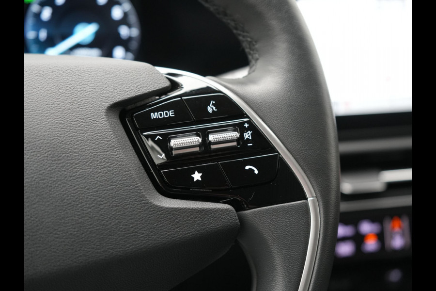 Kia Niro 1.6 GDi ExecutiveLine Plug In Hybrid 182pk Dealer O.H. PHEV | Adaptive Cruise | Head Up | Lederen Sportstoelen Memory & Ventilatie | Harman / Kardon | Camera | Stoelen & Stuur Verwarmd | Apple Carplay | Keyless | Blis | Navigatie | DAB |