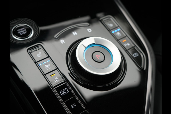 Kia Niro 1.6 GDi ExecutiveLine Plug In Hybrid 182pk Dealer O.H. PHEV | Adaptive Cruise | Head Up | Lederen Sportstoelen Memory & Ventilatie | Harman / Kardon | Camera | Stoelen & Stuur Verwarmd | Apple Carplay | Keyless | Blis | Navigatie | DAB |