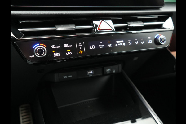 Kia Niro 1.6 GDi ExecutiveLine Plug In Hybrid 182pk Dealer O.H. PHEV | Adaptive Cruise | Head Up | Lederen Sportstoelen Memory & Ventilatie | Harman / Kardon | Camera | Stoelen & Stuur Verwarmd | Apple Carplay | Keyless | Blis | Navigatie | DAB |