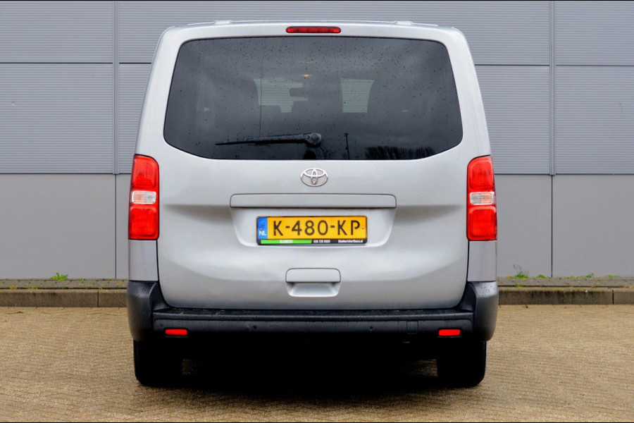 Toyota Proace Shuttle 1.5 D-4D Navigator Long