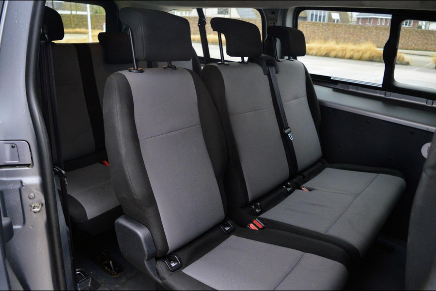 Toyota Proace Shuttle 1.5 D-4D Navigator Long