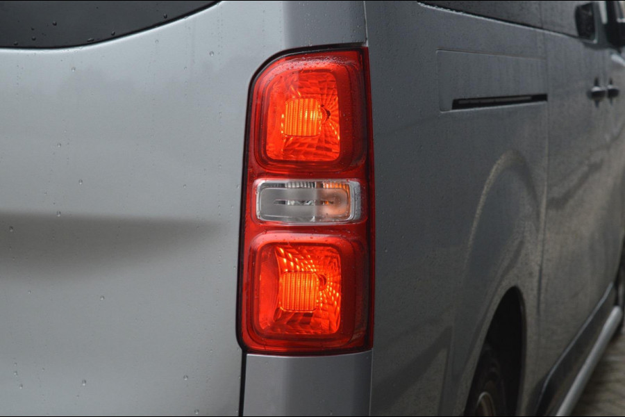 Toyota Proace Shuttle 1.5 D-4D Navigator Long