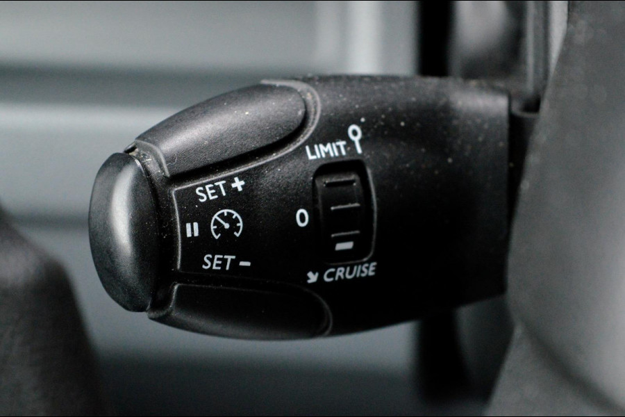 Toyota Proace Shuttle 1.5 D-4D Navigator Long