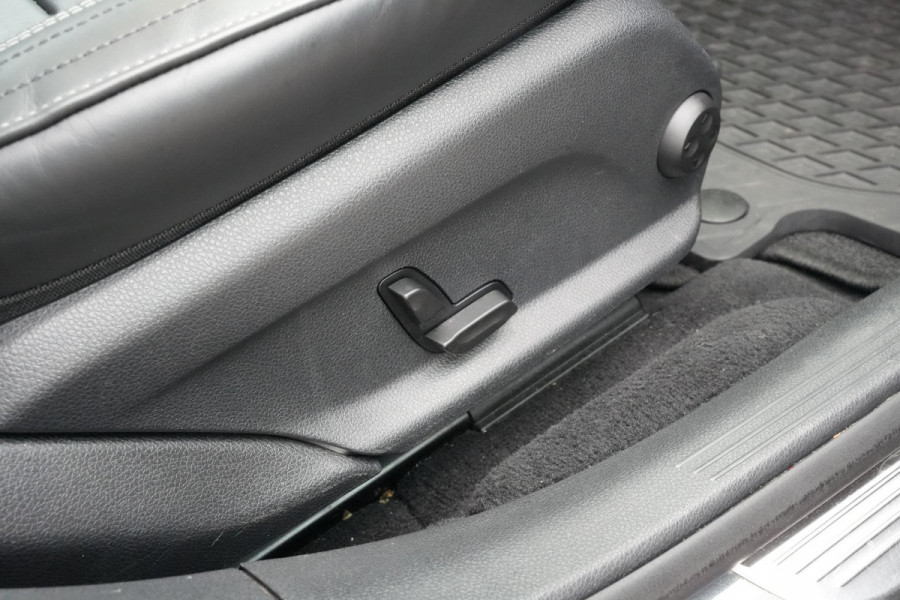 Mercedes-Benz E-Klasse 220 d Business Solution AMG Panoramadak WideScreen Ambient Luxe Leder