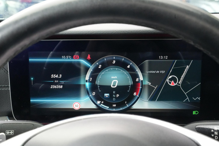 Mercedes-Benz E-Klasse 220 d Business Solution AMG Panoramadak WideScreen Ambient Luxe Leder