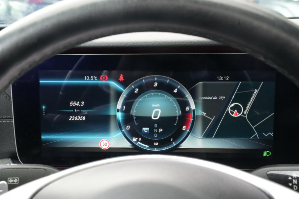 Mercedes-Benz E-Klasse 220 d Business Solution AMG Panoramadak WideScreen Ambient Luxe Leder