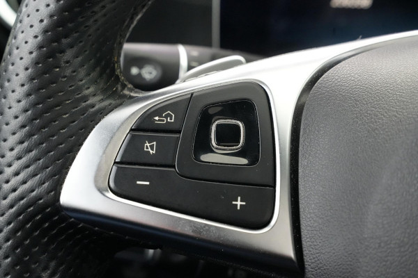 Mercedes-Benz E-Klasse 220 d Business Solution AMG Panoramadak WideScreen Ambient Luxe Leder