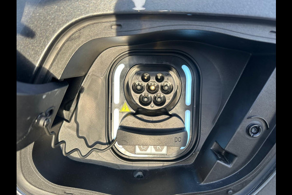 MG Mg4 electric Luxury 64 kWh |LONG RANGE|  11.000KM! | 7 JAAR GARANTIE BIJ MG| SUPER COMPLETE AUTO| RONDOMZICHT CAMERA| STOEL+ STUUR VERWARMING| DODE HOEK