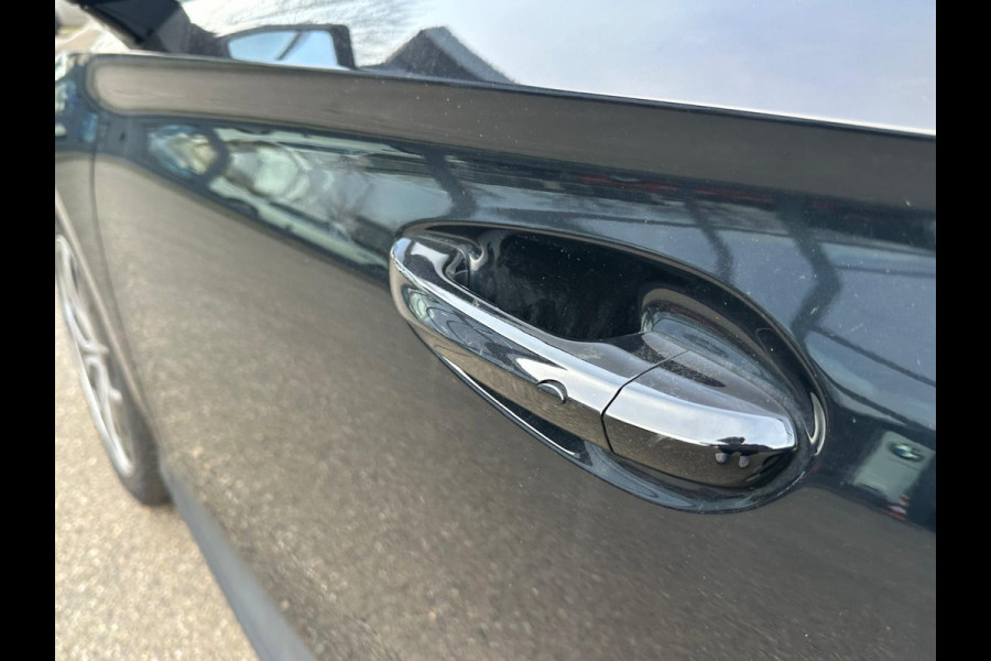 MG Mg4 electric Luxury 64 kWh | 20.000KM! | 7 JAAR GARANTIE BIJ MG| SUPER COMPLETE AUTO| RONDOMZICHT CAMERA| STOEL+ STUUR VERWARMING| DODE HOEK