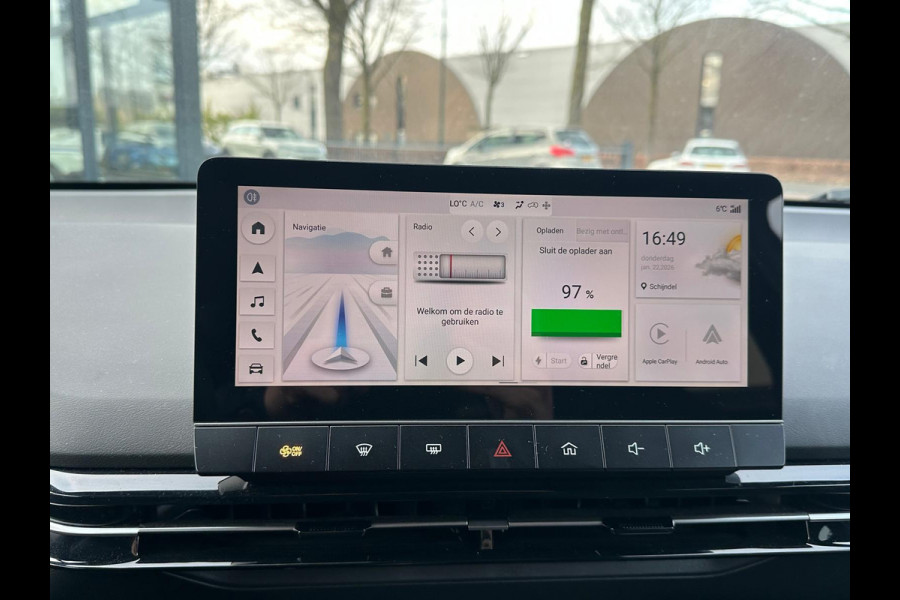 MG Mg4 electric Luxury 64 kWh | 20.000KM! | 7 JAAR GARANTIE BIJ MG| SUPER COMPLETE AUTO| RONDOMZICHT CAMERA| STOEL+ STUUR VERWARMING| DODE HOEK