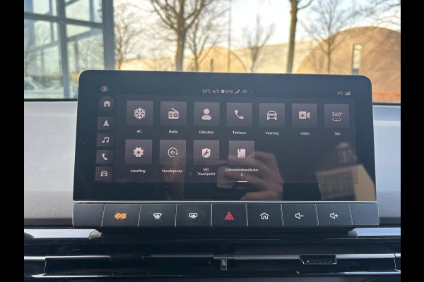 MG Mg4 electric Luxury 64 kWh |LONG RANGE | 12.000KM! | 7 JAAR GARANTIE BIJ MG| SUPER COMPLETE AUTO| RONDOMZICHT CAMERA| STOEL+ STUUR VERWARMING| DODE HOEK