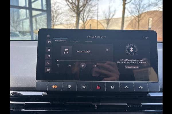 MG Mg4 electric Luxury 64 kWh |LONG RANGE | 12.000KM! | 7 JAAR GARANTIE BIJ MG| SUPER COMPLETE AUTO| RONDOMZICHT CAMERA| STOEL+ STUUR VERWARMING| DODE HOEK