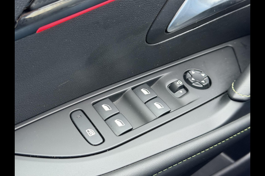 Peugeot 208 1.2 PureTech GT-Line Navi|Pano|Leder|Camera|Carplay|Cruise|D-riem v.v. in 2024|Clima|N.A.P|Stoelverwarming|Nieuwe APK bij Aflevering|2e Eigenaar